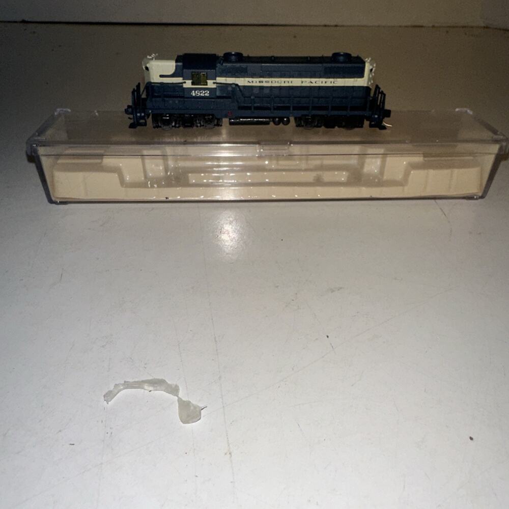 Life-Like N Scale Loco #4822 GP18 Missouri Pacific #7111